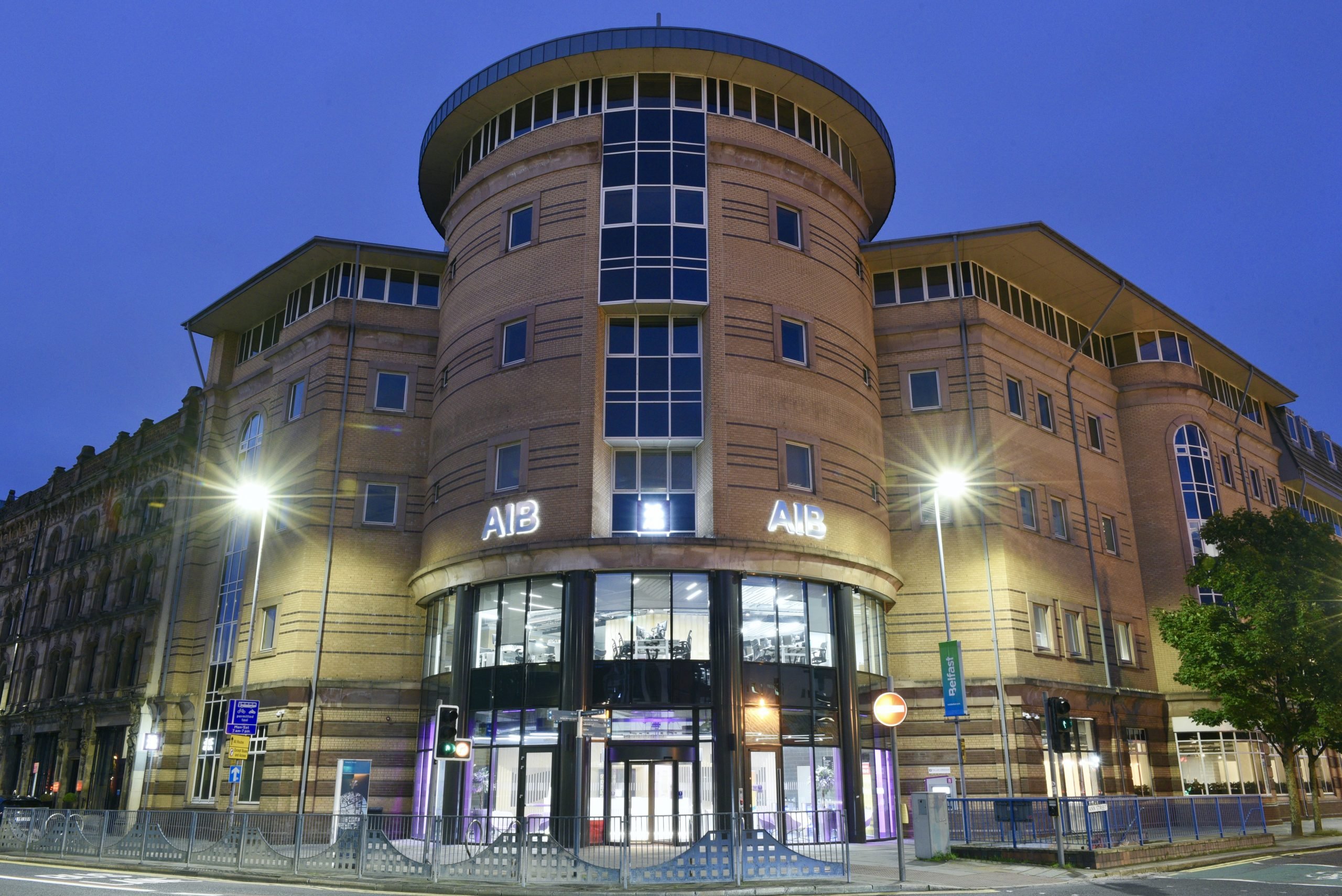AIB Bank, Belfast — proyecto de iluminación