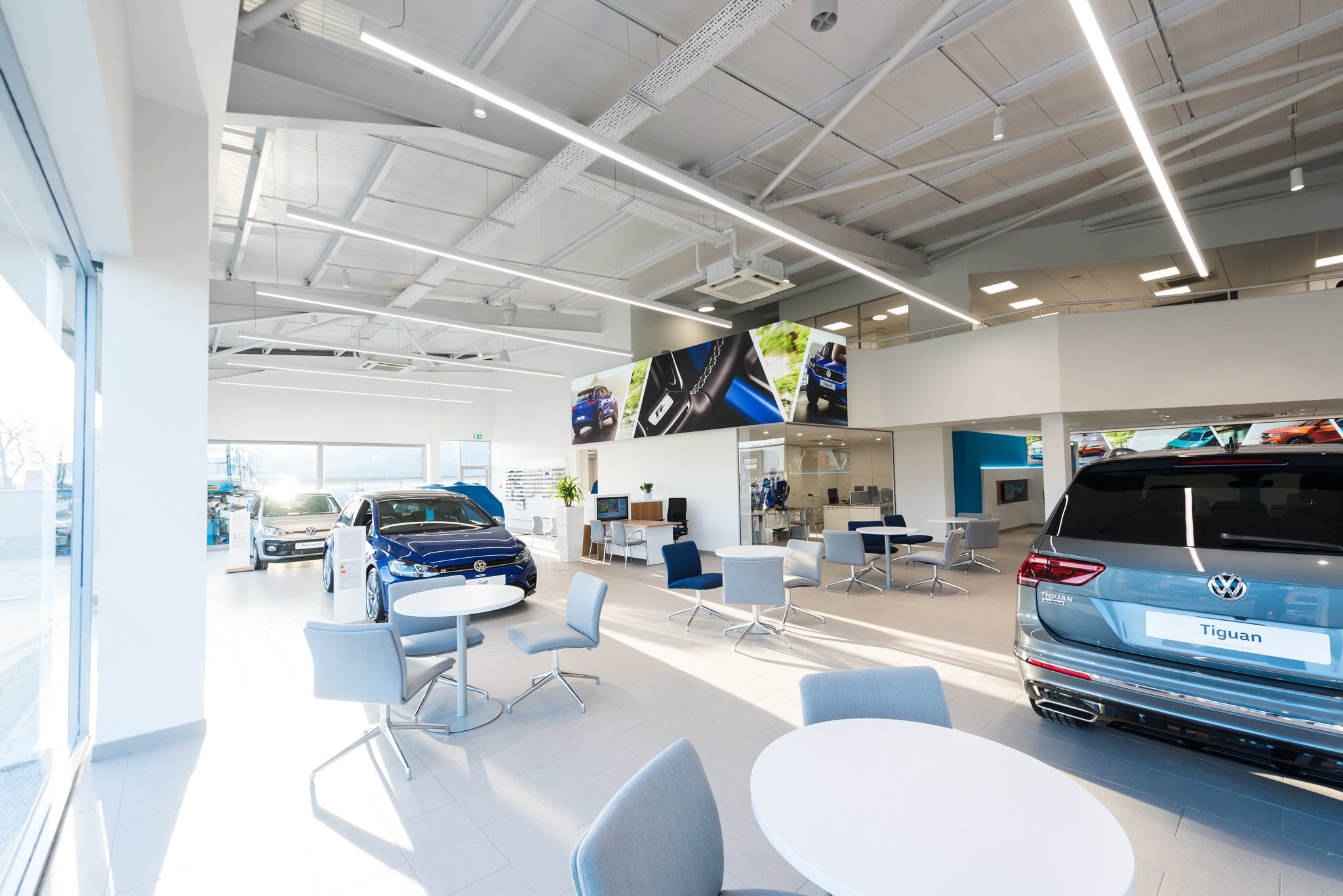 Sala de Exposición Volkswagen — proyecto de iluminación, fotografía 1